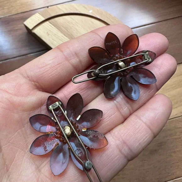 Vtg Auth Escada Gold and Brown Floral hair clips pair - Picture 7 of 10